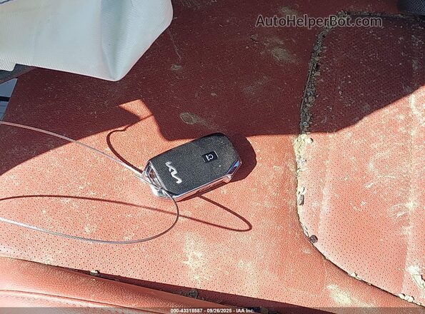 KNDPXCDG9S7259924 2025 KIA SPORTAGE HYBRID Gray Dashboard view