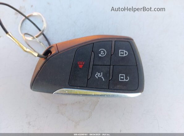LRBAZLR45PD077305 2023 BUICK ENVISION Серебряный Вид панели приборов