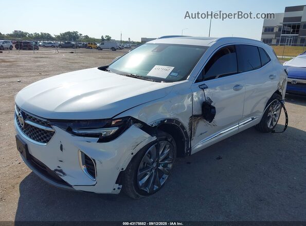LRBFZRR4XPD067264 2023 BUICK ENVISION White Vista tres cuartos delantera izquierda