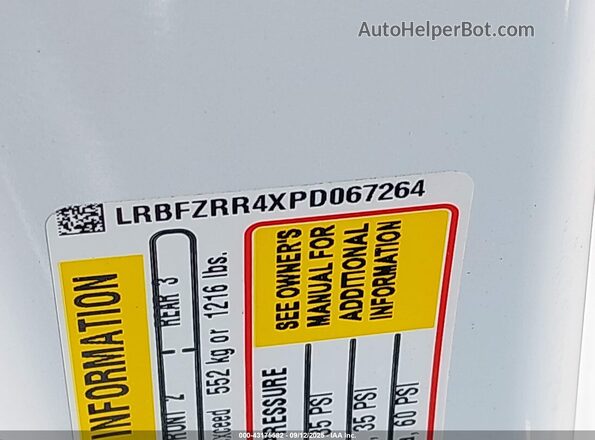 LRBFZRR4XPD067264 2023 BUICK ENVISION White Vista del compartimento del motor