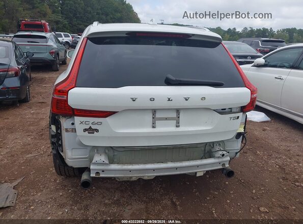 LYV102RKXJB102267 2018 VOLVO XC60 Белый Вид спереди