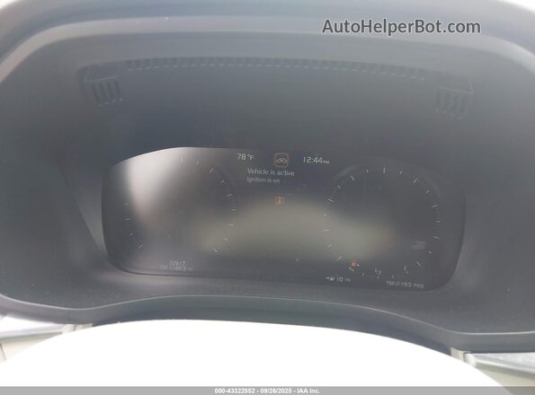 LYV102RKXJB102267 2018 VOLVO XC60 Белый Вид задних сидений
