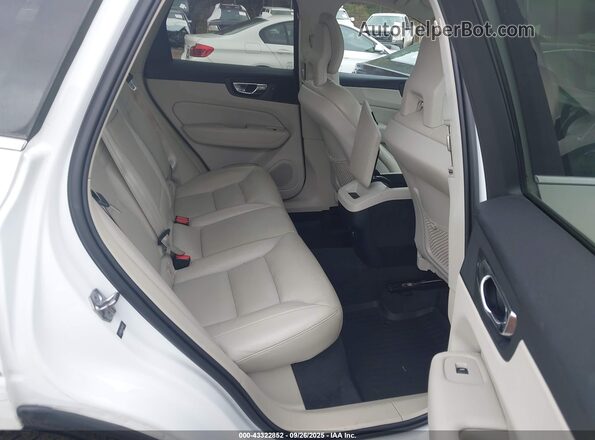 LYV102RKXJB102267 2018 VOLVO XC60 Белый Вид наклейки с VIN-кодом