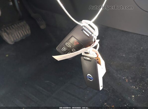 LYV612TK9GB093825 2016 VOLVO S60 INSCRIPTION Silver Dashboard view