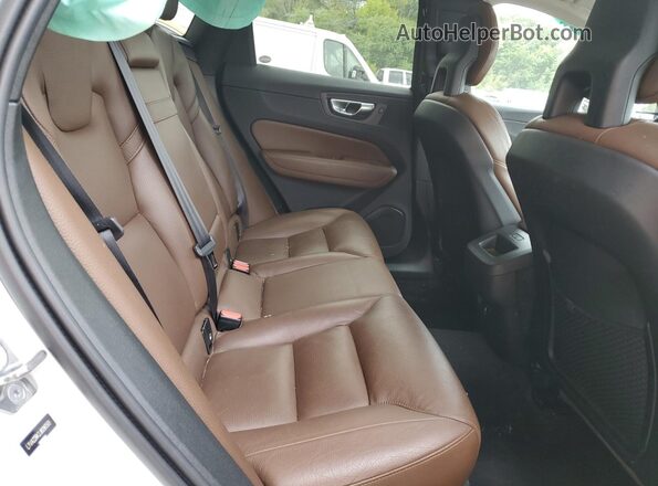 LYVA22RK2JB096569 2018 VOLVO XC60 White 
