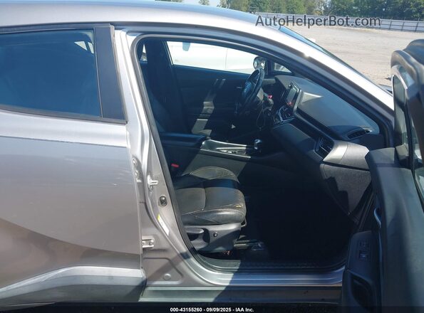 NMTKHMBX2JR027040 2018 TOYOTA LE Silver Vista interior delantera