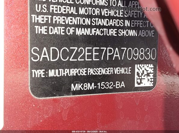 SADCZ2EE7PA709830 2023 JAGUAR F-PACE Red Widok komory silnika