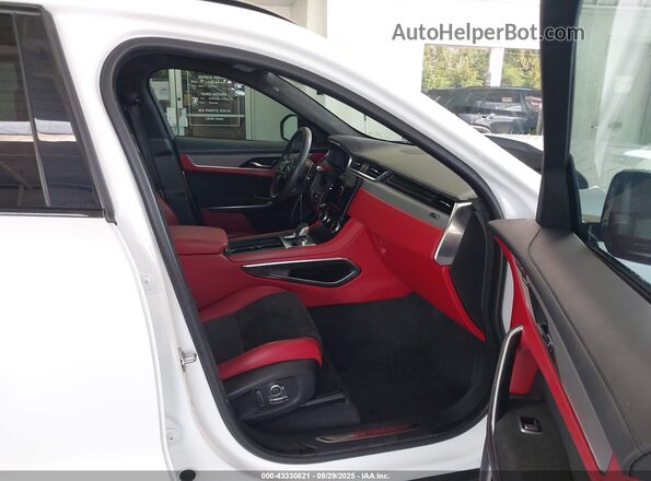 SADCZ2EE8PA705852 2023 JAGUAR F-PACE White Front interior view