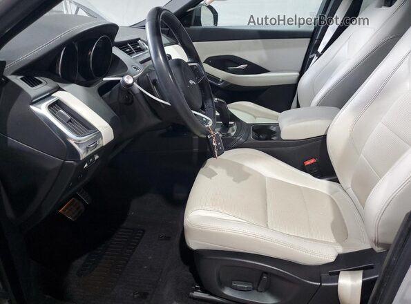 SADFT2GX0L1Z83555 2020 JAGUAR E-PACE Silver Widok wnętrza z przodu