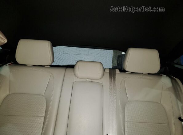 SADFT2GX0L1Z83555 2020 JAGUAR E-PACE Silver Widok tylnych siedzeń