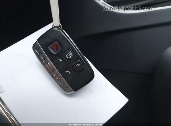 SAJAR4FX6KCP49586 2019 JAGUAR XF Black Widok deski rozdzielczej