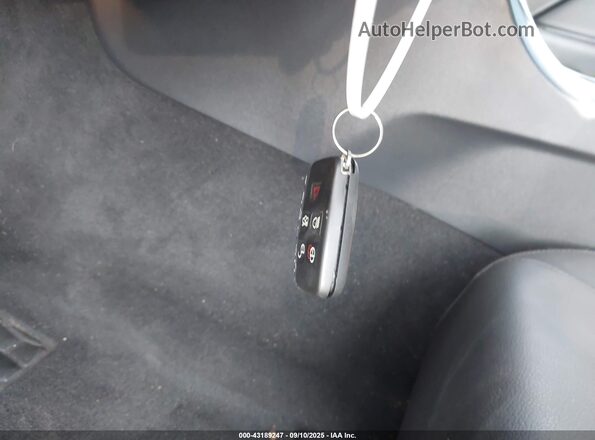 SAJAR4FX6KCP52634 2019 JAGUAR XF Белый Вид панели приборов
