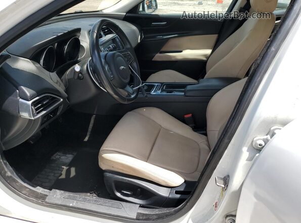 SAJAR4FX8JCP27863 2018 JAGUAR XF White 