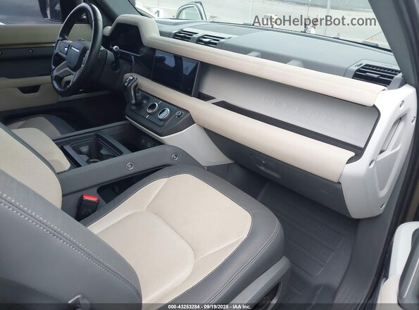 SALE27EU7P2149811 2023 LAND ROVER DEFENDER Коричневый Вид салона спереди