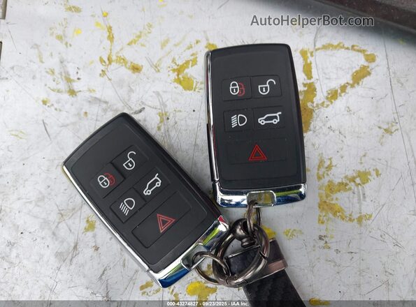 SALKP9FU8NA002835 2022 LAND ROVER NEW RANGE ROVER White Widok deski rozdzielczej