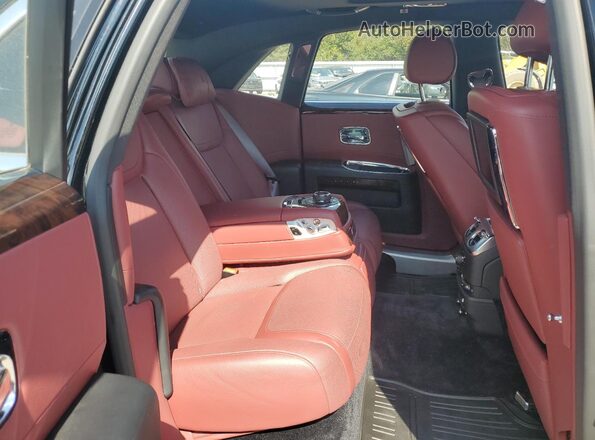 SCA664S57GUX53866 2016 ROLLS-ROYCE GHOST Black უკანა სავარძლების ხედი
