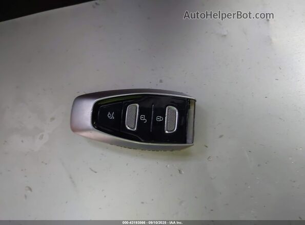 SCFVUJAW8MTV03560 2021 ASTON MARTIN DBX Серый 