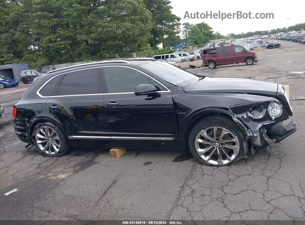 SJAAC2ZV0HC014188 2017 BENTLEY BENTAYGA Черный Вид задней части салона