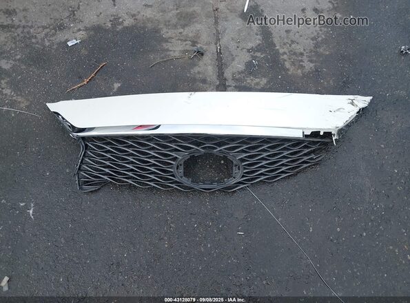 SJKCH5CP0JA050109 2018 INFINITI QX30 White 