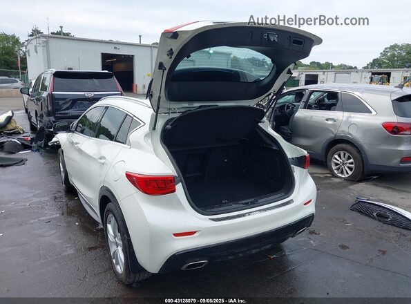 SJKCH5CP0JA050109 2018 INFINITI QX30 White 