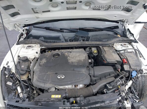 SJKCH5CP0JA050109 2018 INFINITI QX30 White 