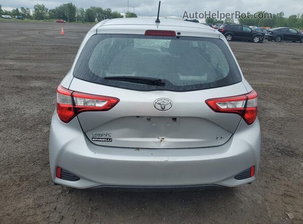 VNKKTUD30JA099174 2018 TOYOTA YARIS Серебряный 
