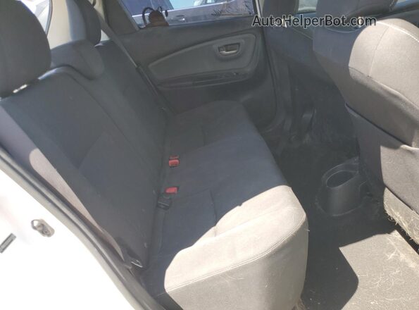 VNKKTUD33GA070356 2016 TOYOTA YARIS Белый Вид задних сидений