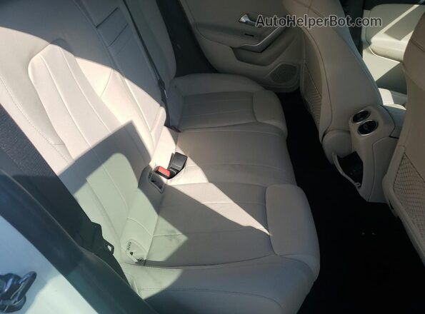W1K3G4EB8LW046483 2020 MERCEDES-BENZ A White უკანა სავარძლების ხედი