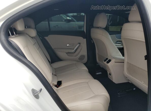 W1K3G4EBXMJ284060 2021 MERCEDES-BENZ A White Vista de los asientos traseros
