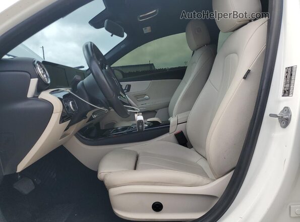 W1K3G4EBXMJ284060 2021 MERCEDES-BENZ A White Vista interior delantera