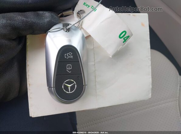 W1KAF4HB9PR151219 2023 MERCEDES-BENZ C-CLASS White Առջևի վահանակի տեսք