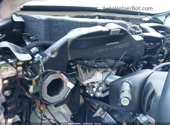 W1KEG1CB9PF026310 2023 MERCEDES-BENZ EQE 350 White 360 interior view