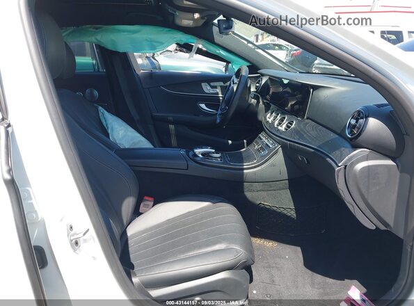 W1KZF8DB3LA842013 2020 MERCEDES-BENZ E White Front interior view