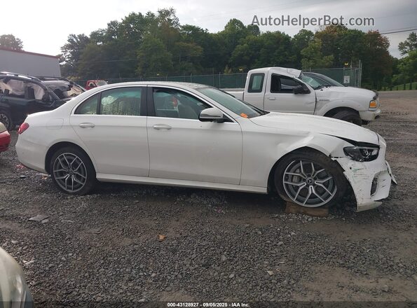 W1KZF8EB3NB021182 2022 MERCEDES-BENZ E White Rear interior view