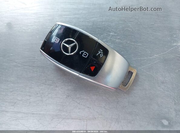 W1KZF8EB5LA814082 2020 MERCEDES-BENZ E-CLASS Белый Вид панели приборов