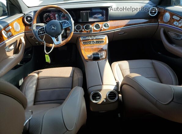 W1KZF8EB8LA821544 2020 MERCEDES-BENZ E Черный Вид панели приборов