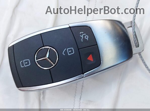 W1N0J8EB2NG033501 2022 MERCEDES-BENZ GLC 300 White Vista del salpicadero