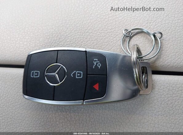 W1N4M4HB7LW071483 2020 MERCEDES-BENZ GLB-CLASS Белый Вид панели приборов