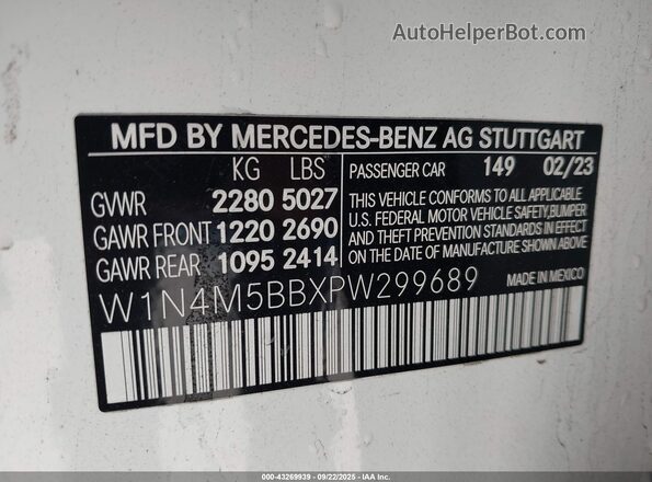 W1N4M5BBXPW299689 2023 MERCEDES-BENZ AMG GLB 35 White Vista del compartimento del motor