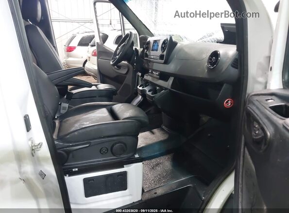 W1W4KBHY7RT191398 2024 MERCEDES-BENZ SPRINTER White Вид салону спереду