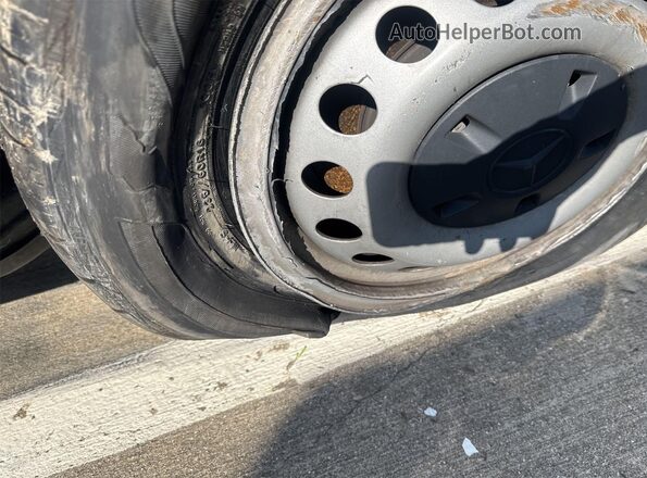 W1YV0BEYXP4360648 2023 MERCEDES-BENZ METRIS  Widok deski rozdzielczej