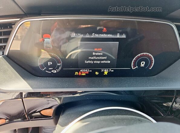 WA11AAGE4NB019374 2022 AUDI E-TRON Black 