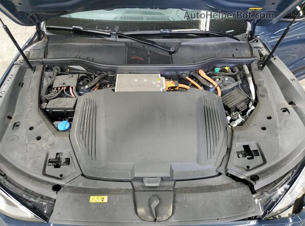WA13CBGE1NB036318 2022 AUDI E-TRON Blue Вид задньої частини салону