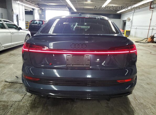 WA13CBGE1NB036318 2022 AUDI E-TRON Blue Вид ззаду