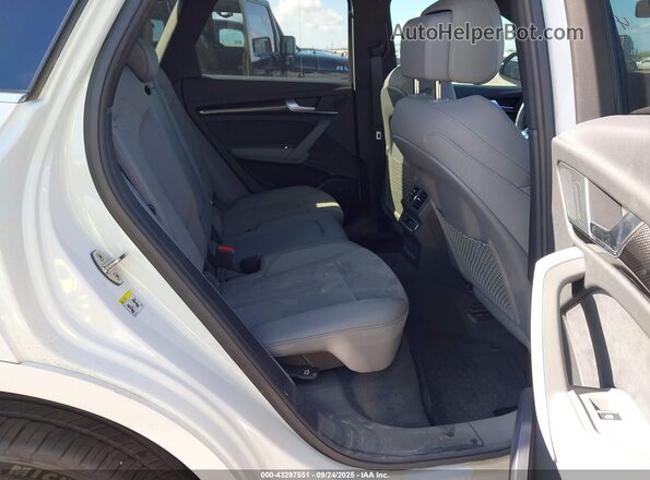 WA1A4AFY3N2135779 2022 AUDI SQ5 White VIN კოდის სტიკერის ხედი