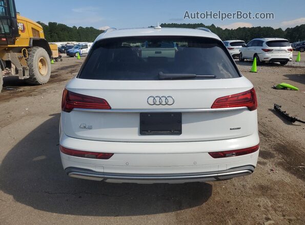 WA1AAAFY0M2037817 2021 AUDI Q5 White Vista trasera