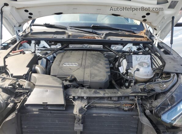 WA1AAAFY0M2037817 2021 AUDI Q5 White Vista del compartimento del motor