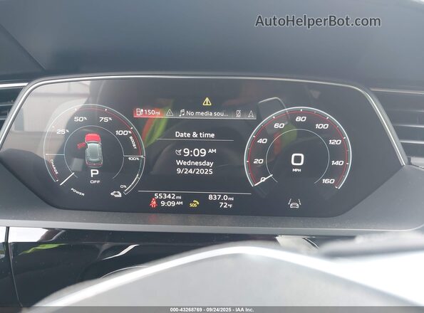 WA1AAAGE0NB045633 2022 AUDI E-TRON Silver Rear seats view