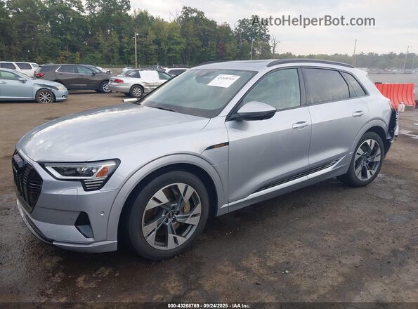 WA1AAAGE0NB045633 2022 AUDI E-TRON Silver 360 interior view