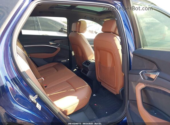 WA1AAAGE1NB030994 2022 AUDI E-TRON Blue VIN կոդի պիտակի տեսք